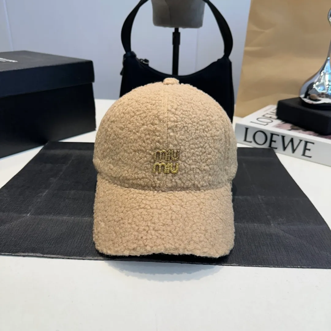 P60 miumiu 25 autumn and winter new lamb wool letter baseball cap