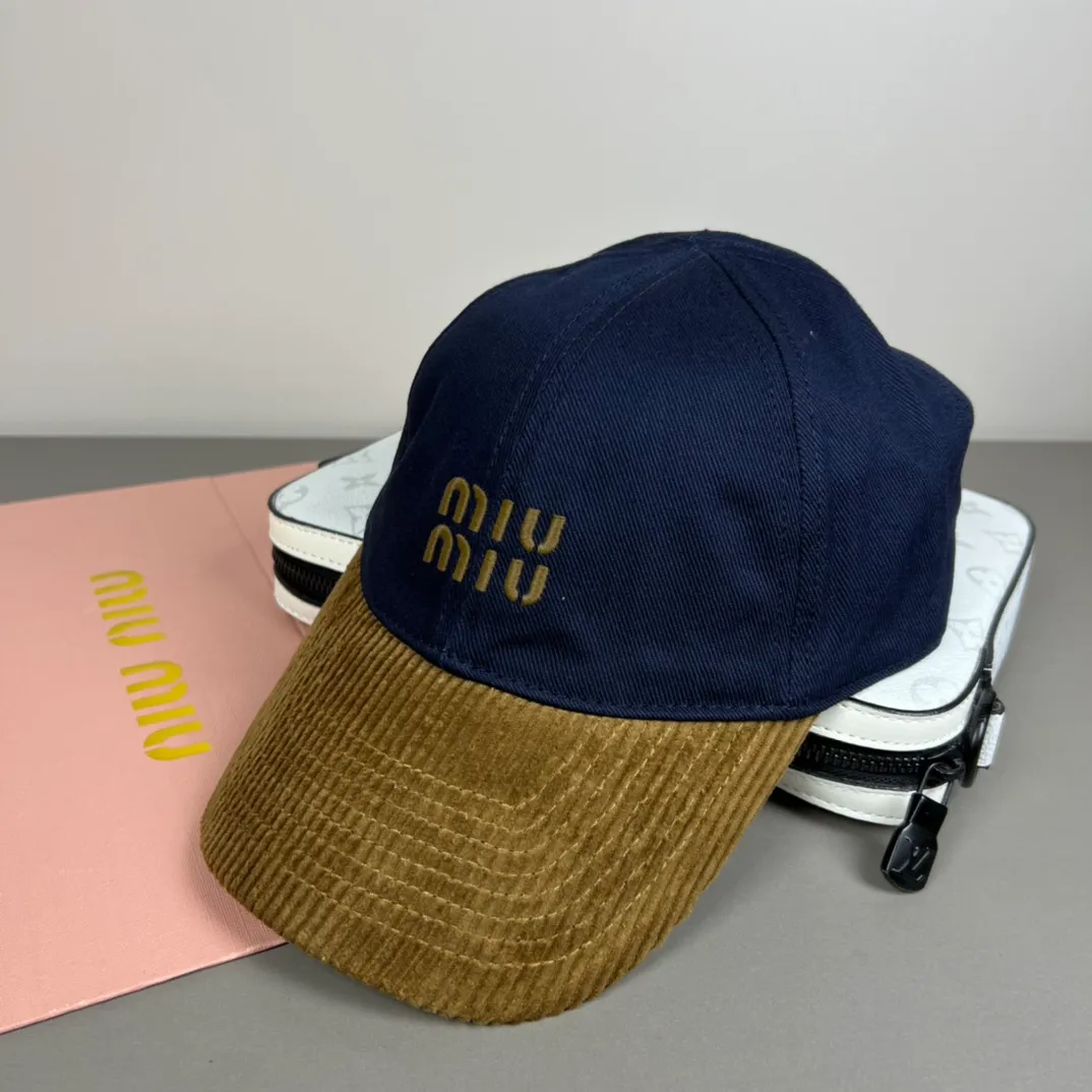 52💰Miumiu Miumiu new order style embroidered baseball cap🧢big brand style is super easy to match, get it now!