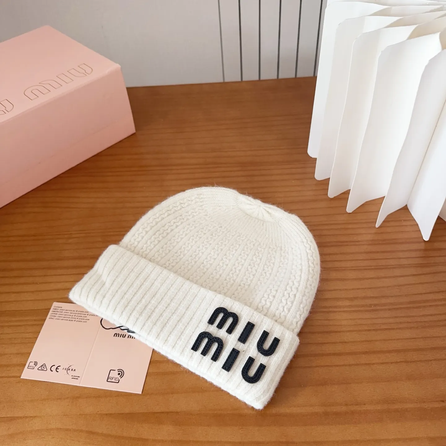 💰60 miumiu’s most popular knitted hat at the Miu Miu counter! Xiaohongshu’s new product is released, it’s so 🉑️, high-elastic fabric, classic colors, same style for men and women.