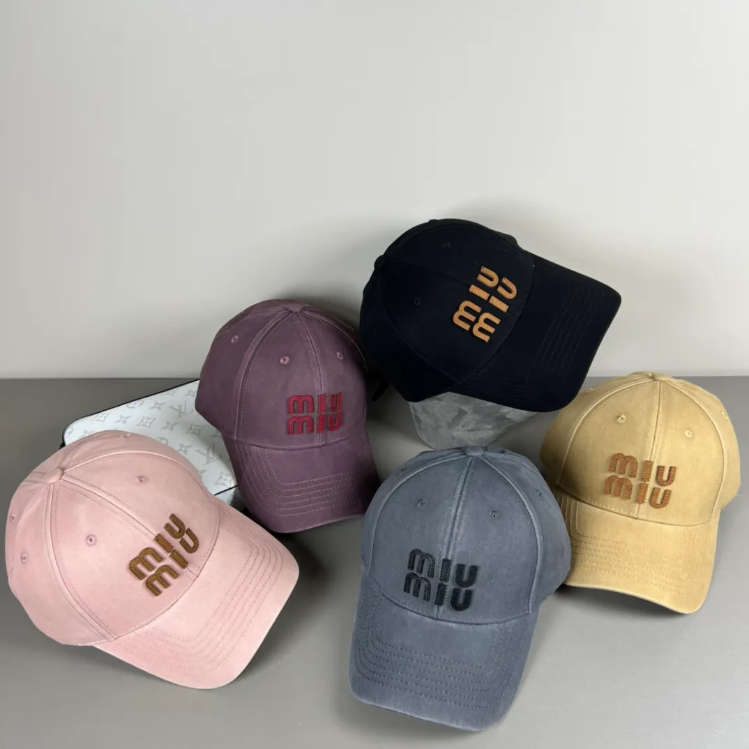 56💰Miumiu miumiu original spring and summer new baseball cap, authentic and custom-made from mold, the original workmanship is meticulous and the quality is superb!