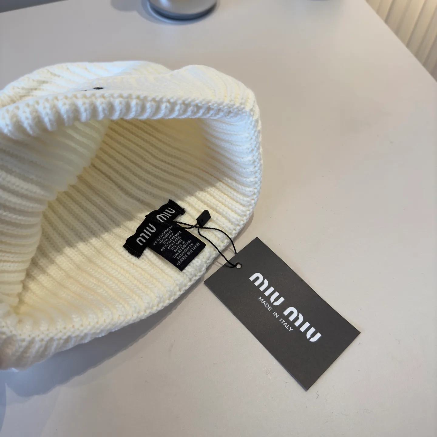 💰60¥ miumiu new knitted beanie