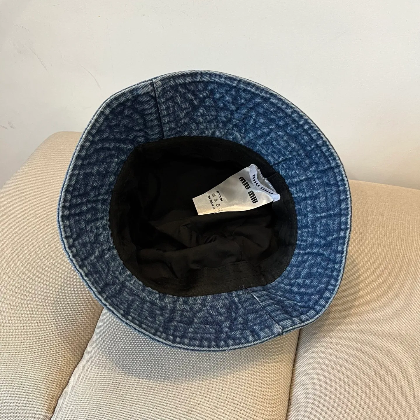 P70 miumiu original spring and summer new baseball cap, authentic mold-making and custom-made, the original workmanship is meticulous and the quality is superb!