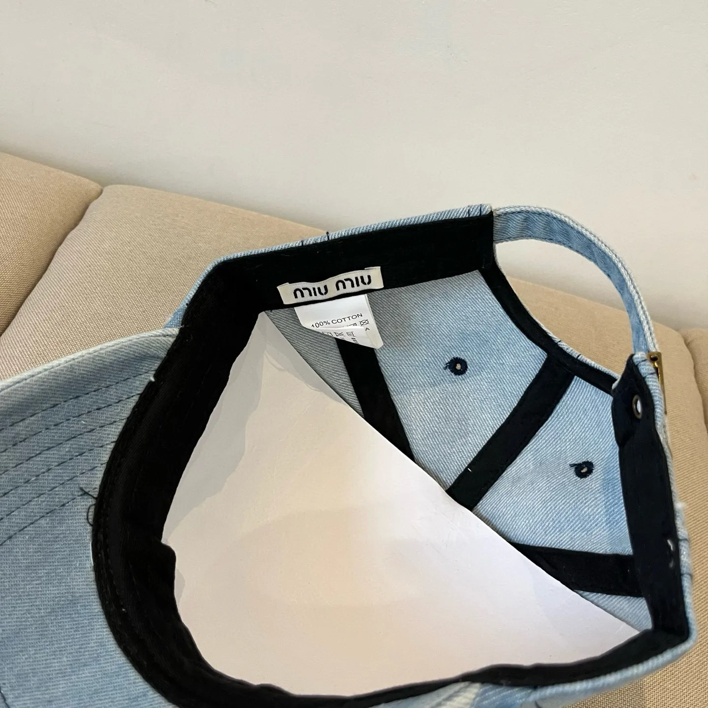 P60 miumiu original spring and summer new baseball cap, authentic mold-making and custom-made, the original workmanship is meticulous and the quality is superb!