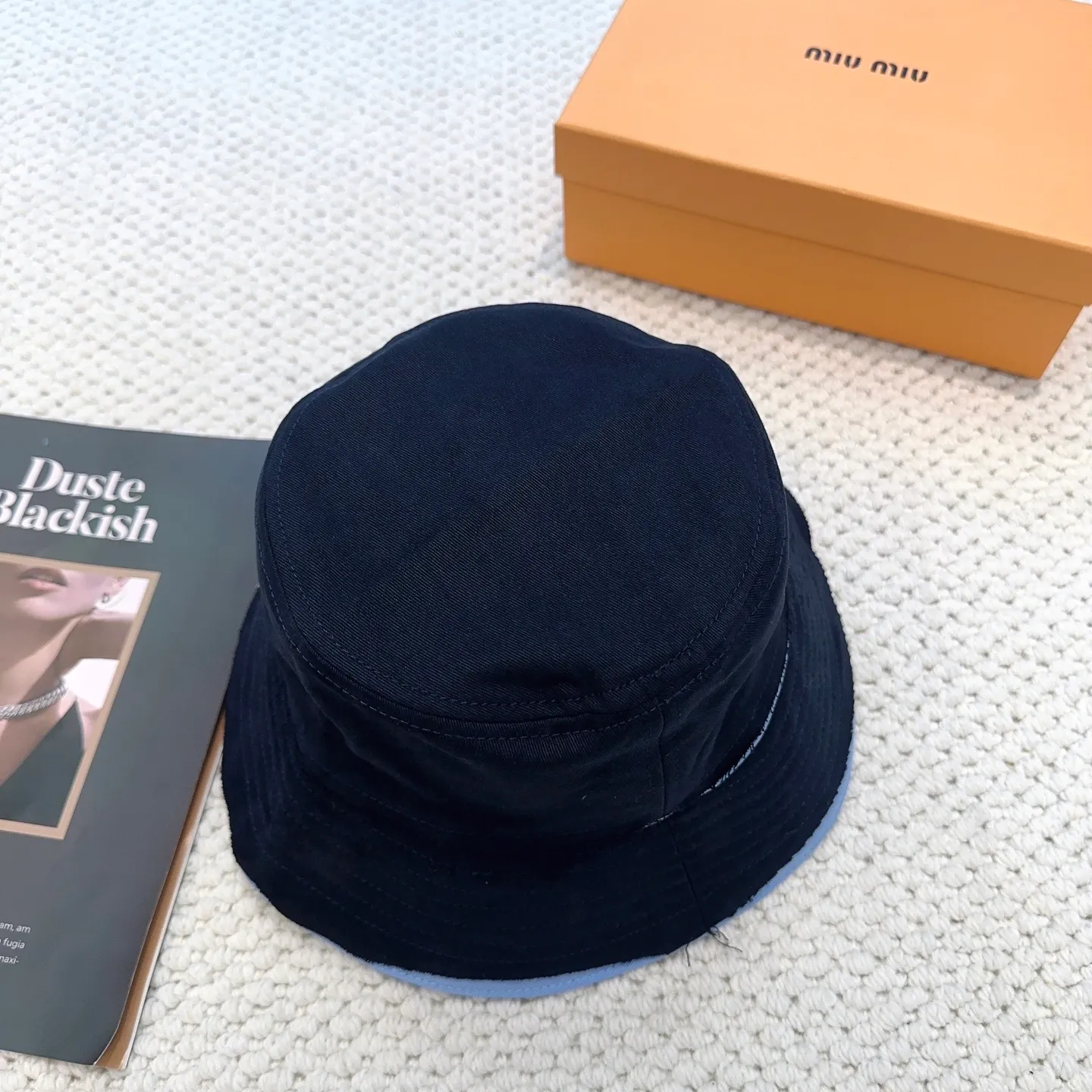 P80 miumiu limited new fisherman hat/baseball cap, a very attractive fisherman hat ~ the same style for men and women. It brings a sense of atmosphere when you go out every day. It feels great to change it occasionally.