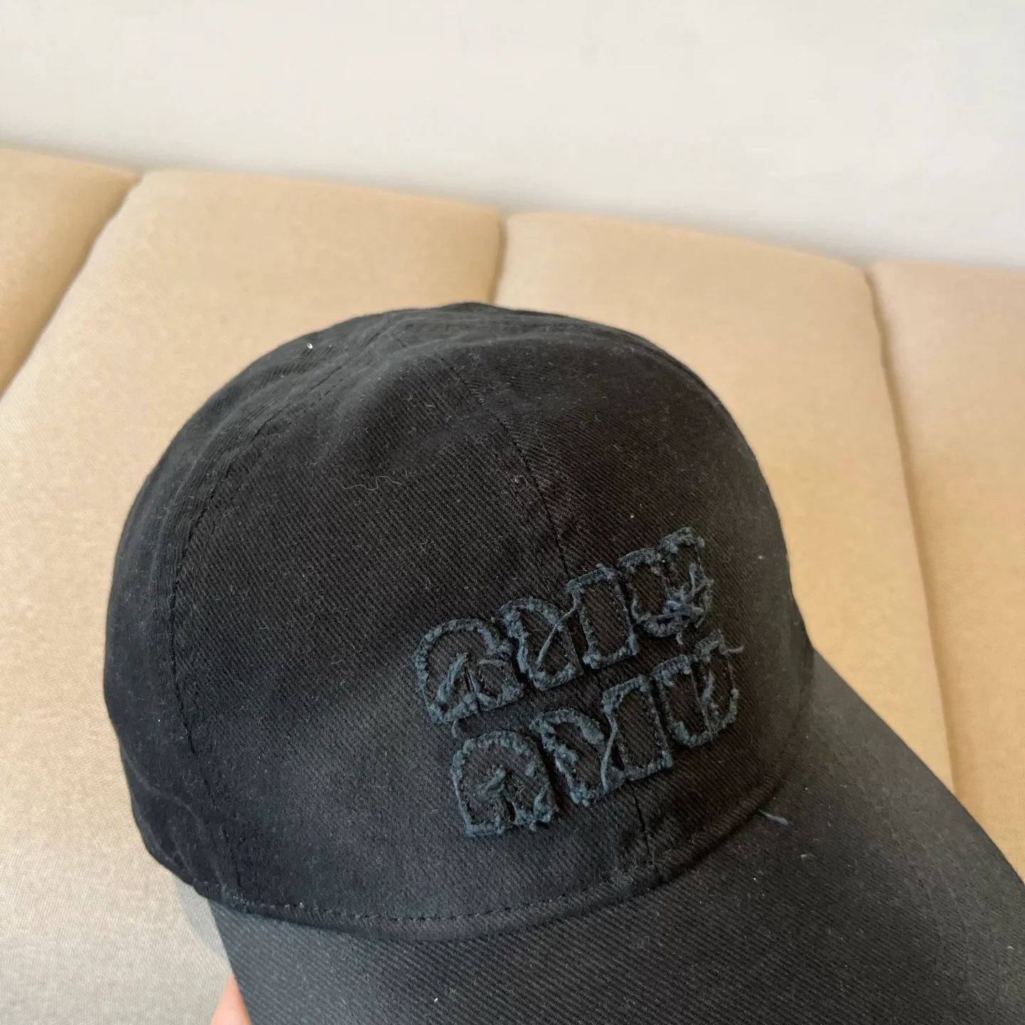 P60 miumiu original spring and summer new baseball cap, authentic mold-making and custom-made, the original workmanship is meticulous and the quality is superb!