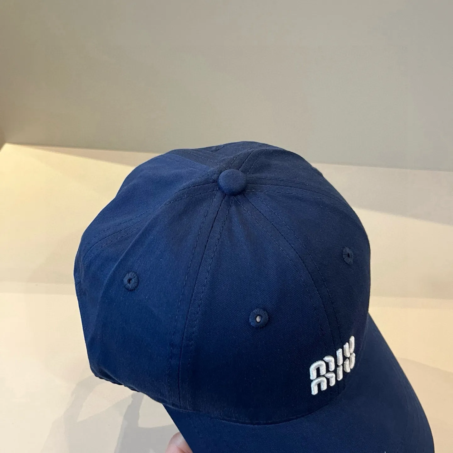 P70 miumiu original spring and summer new baseball cap, authentic mold-making and custom-made, the original workmanship is meticulous and the quality is superb!