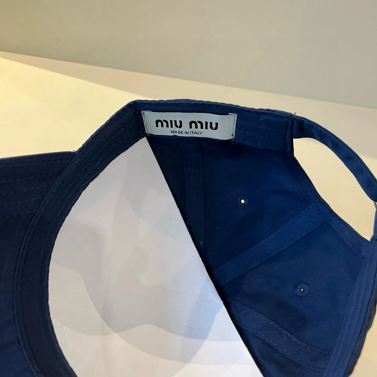 P70 miumiu original spring and summer new baseball cap, authentic mold-making and custom-made, the original workmanship is meticulous and the quality is superb!