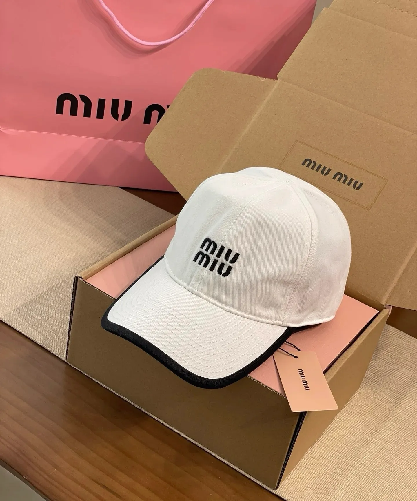 High version Miumiu baseball cap