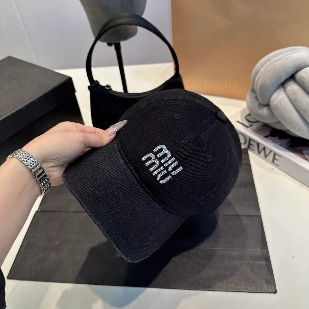 P60 miumiu new 25 spring and summer baseball cap, widened to show a small head, 25 spring and summer new logo embroidery, same style for men and women