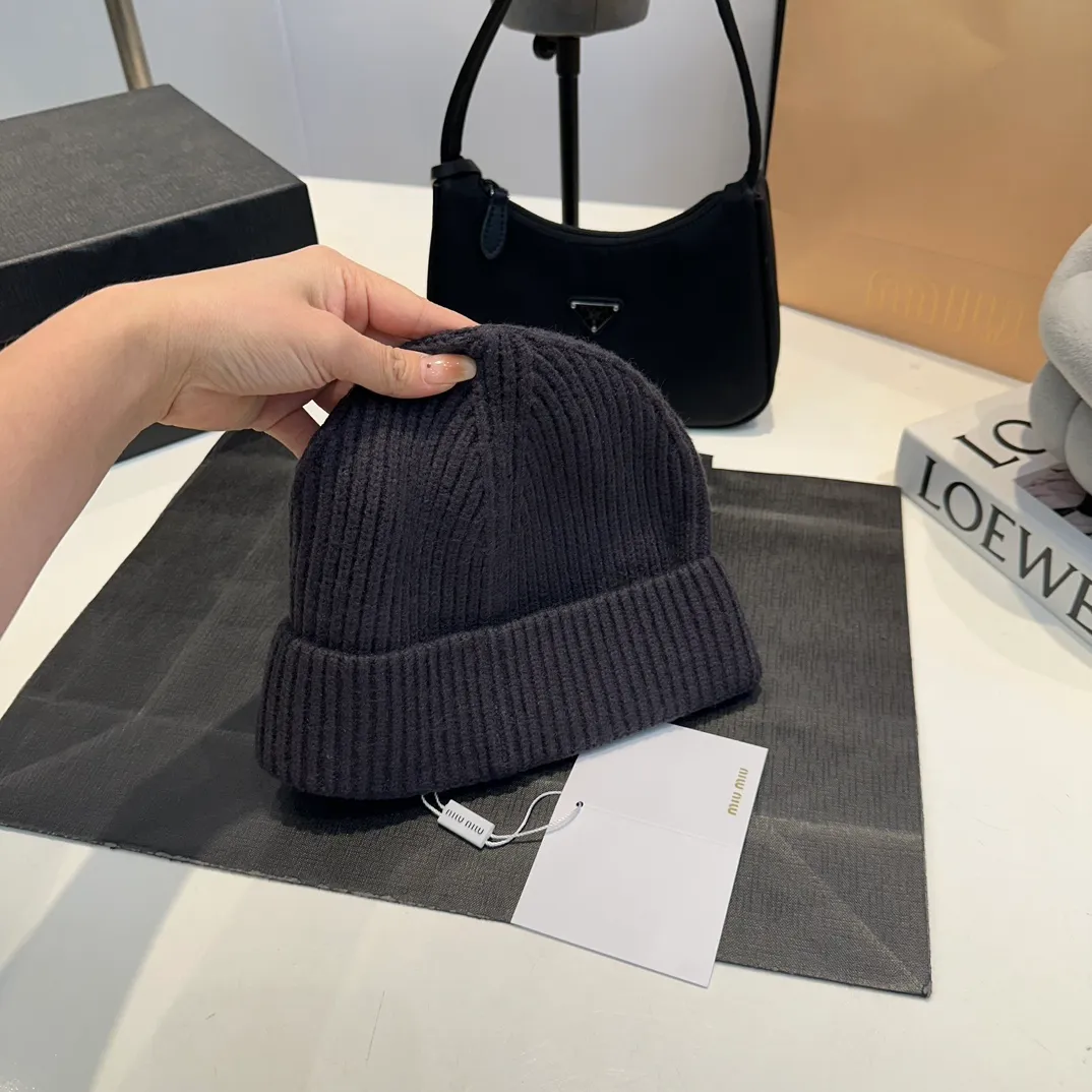 P56 high version Miumiu knitted hat, cold hat super warm