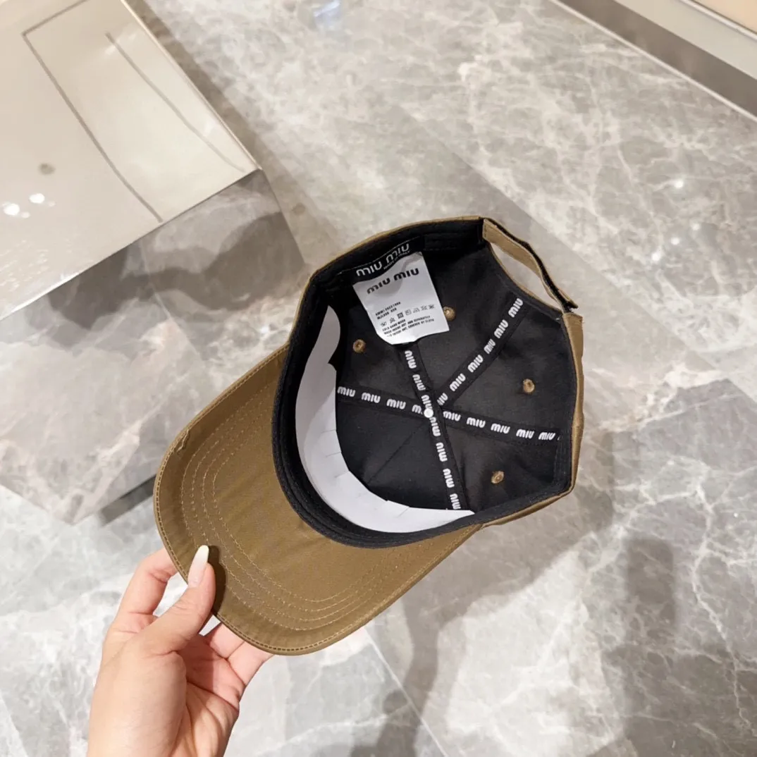 💰50 miumiu embroidered baseball cap, big brand style, very easy to match, get it now!