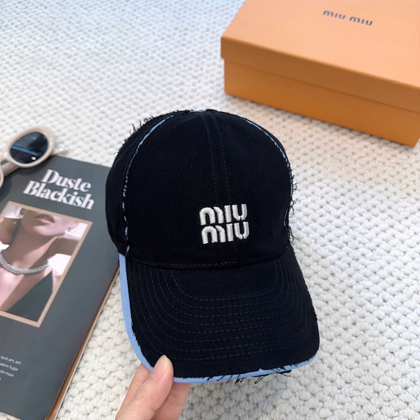 P96💛 Comes with dust bag. [Miumiu Miu Miu] High version of the new order style embroidered baseball cap🧢The big brand style is super easy to match, so hurry up and get it!