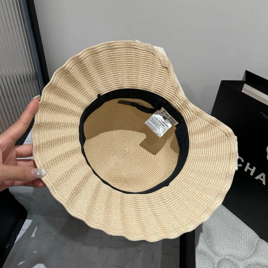 💰170¥ miumiu Miumiu new water ripple straw hat, ladies hat, PP straw fabric, head circumference 57cm
