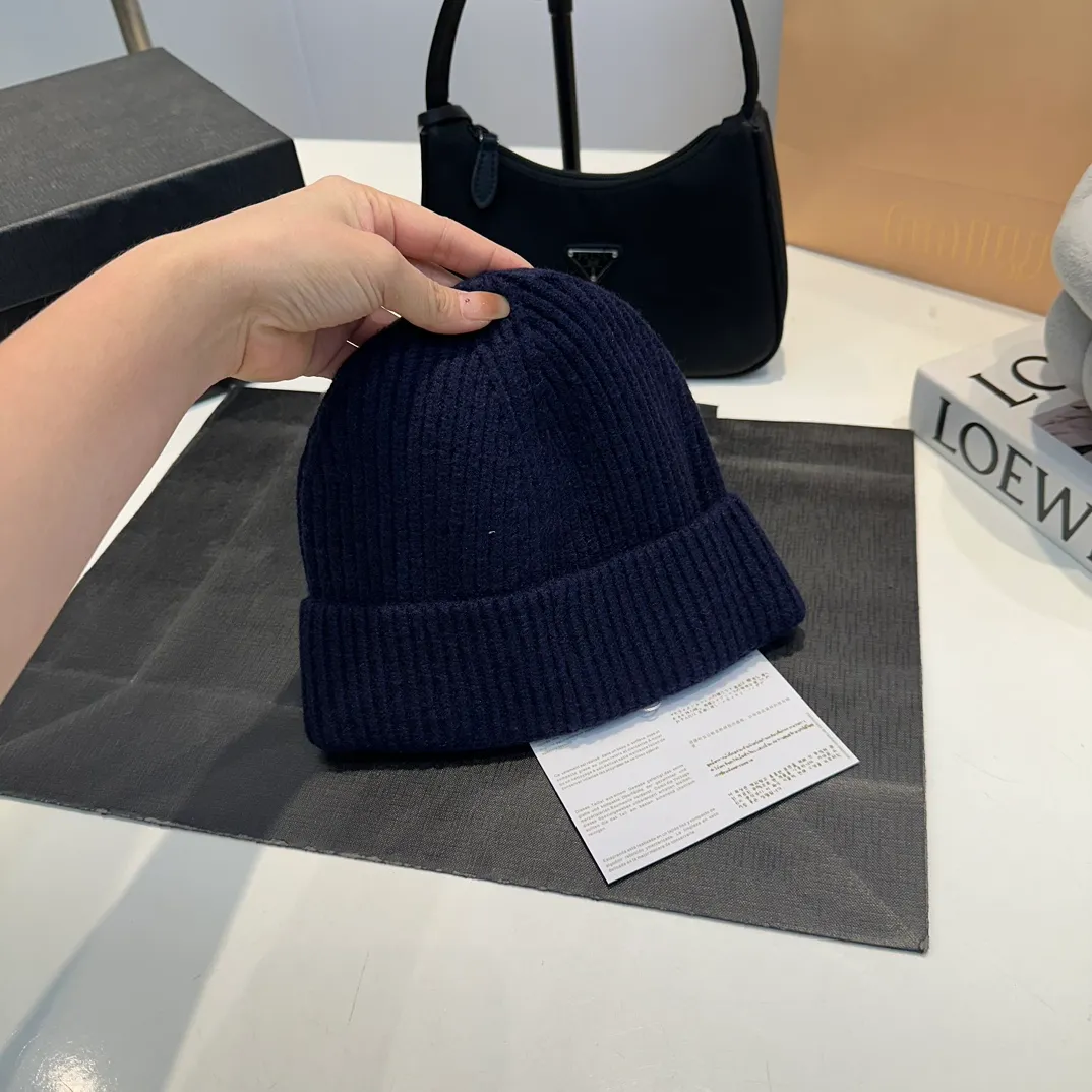 P56 high version Miumiu knitted hat, cold hat super warm