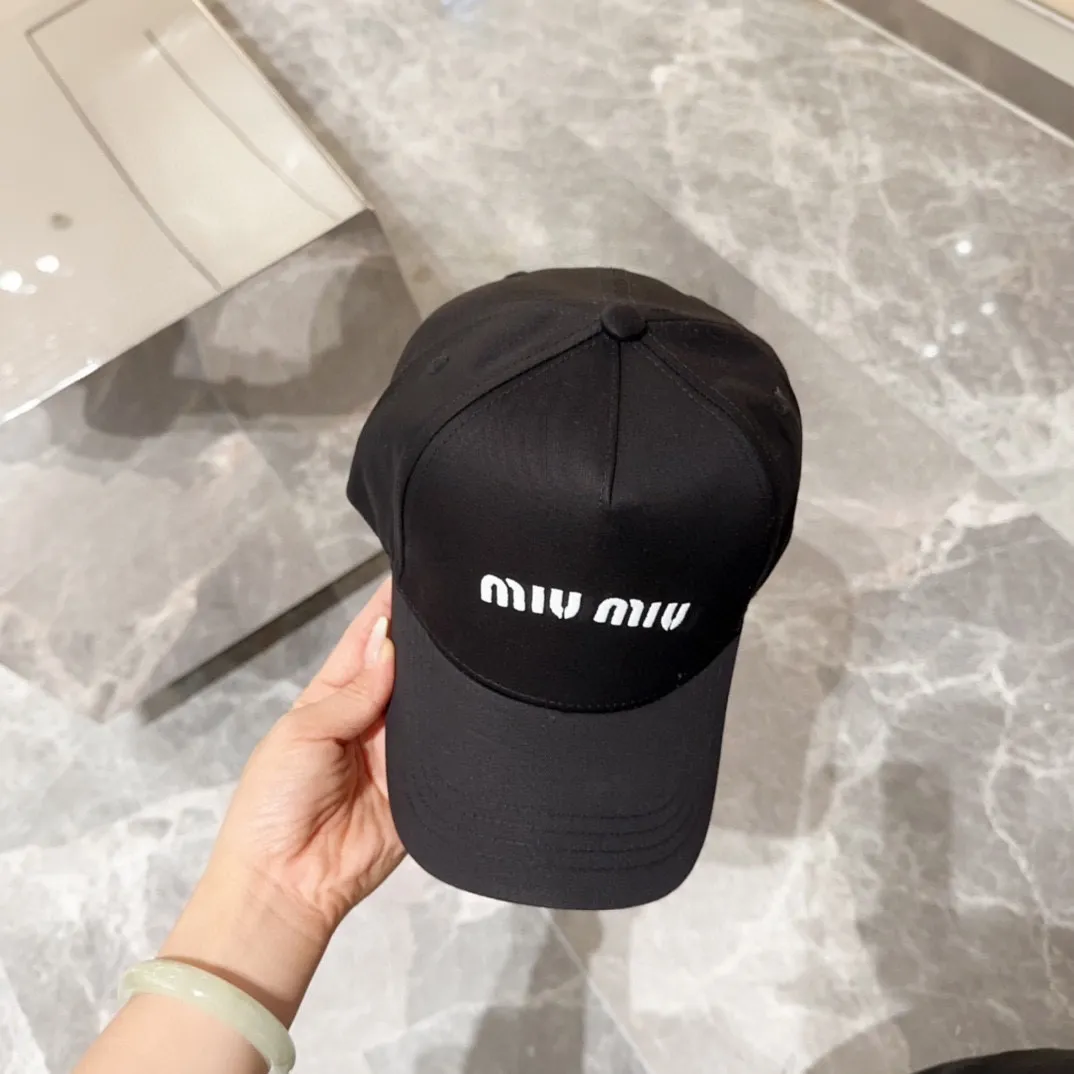 💰50 miumiu embroidered baseball cap, big brand style, very easy to match, get it now!