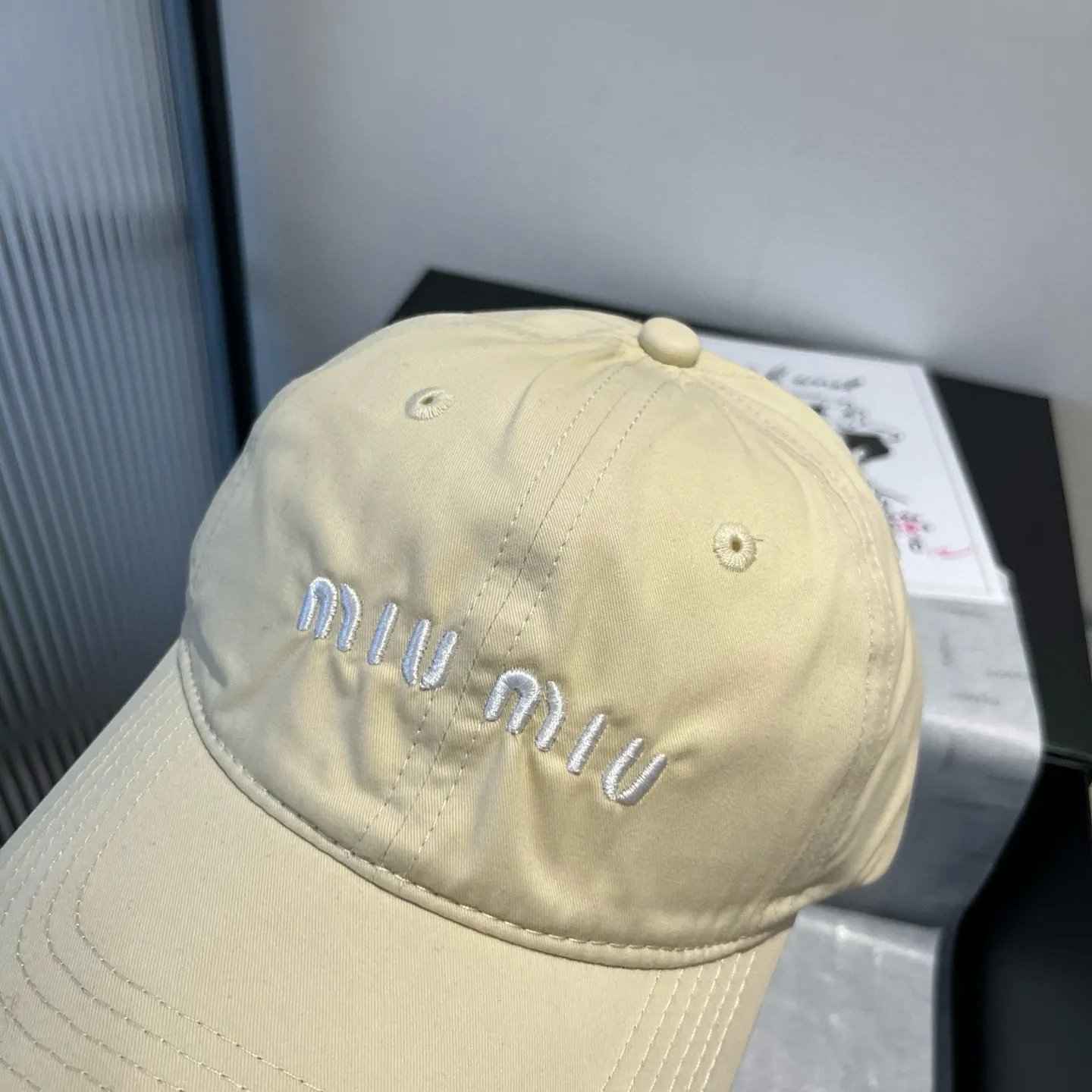 💰70¥ miumiu new baseball cap, high-grade fabric, head circumference 57cm