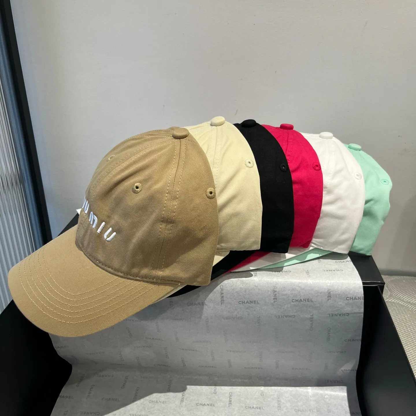 💰70¥ miumiu new baseball cap, high-grade fabric, head circumference 57cm