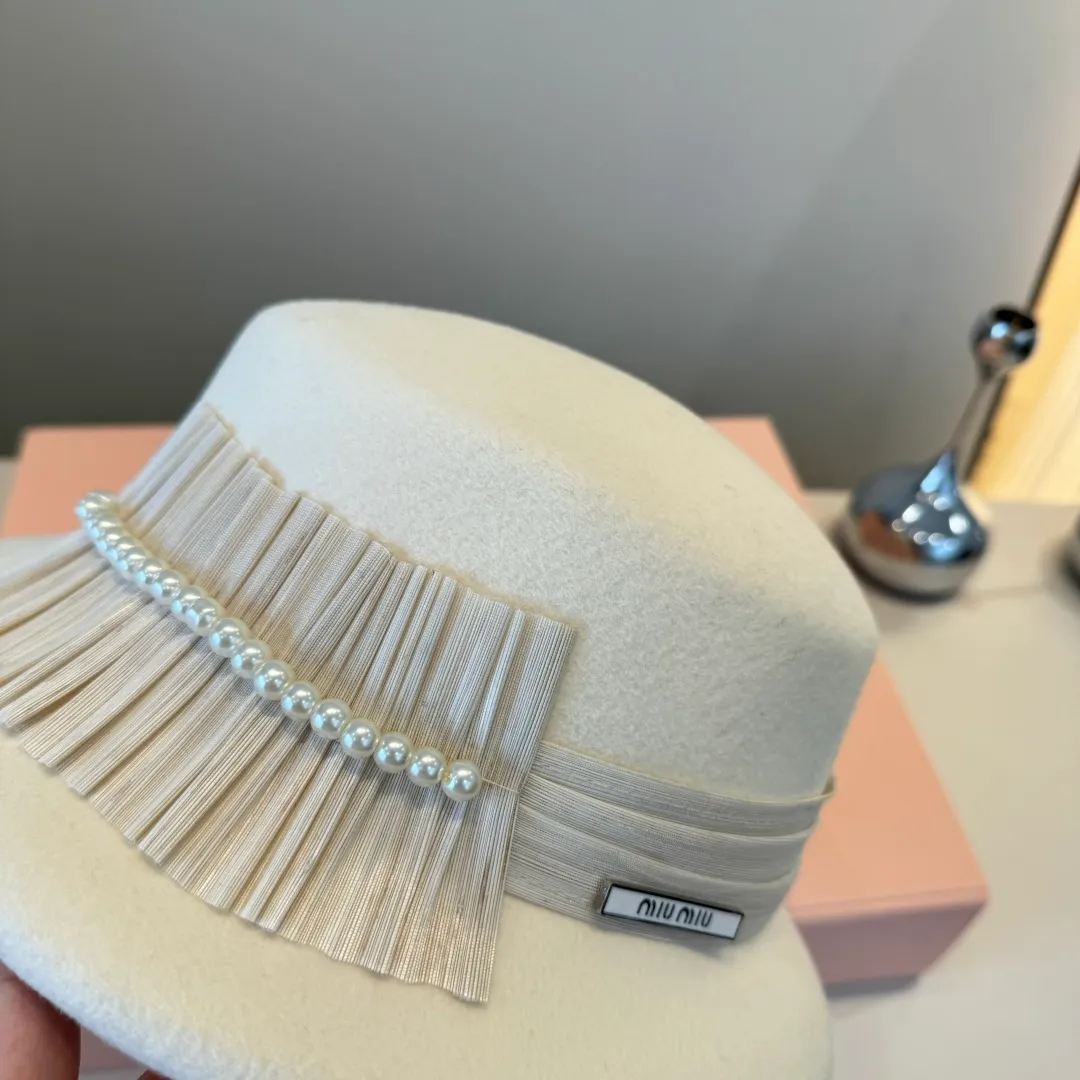 💰210¥ White miumiu autumn and winter new wool basin hat, 100% wool fabric%, head circumference 57cm