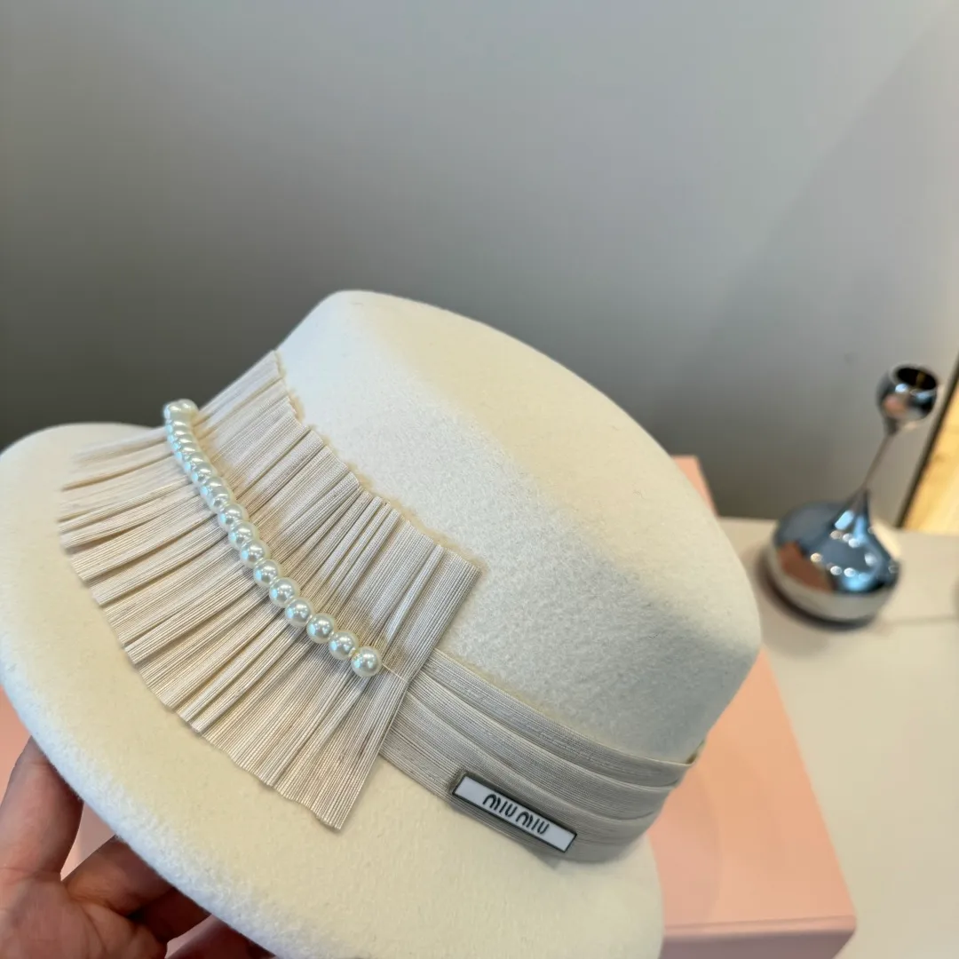 💰210¥ White miumiu autumn and winter new wool basin hat, 100% wool fabric%, head circumference 57cm