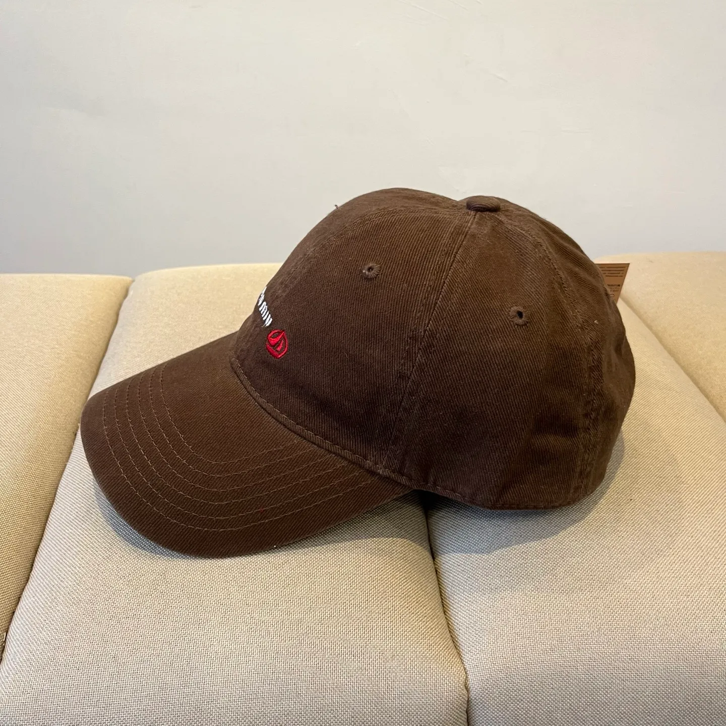 P60 miumiu original spring and summer new baseball cap, authentic mold-making and custom-made, the original workmanship is meticulous and the quality is superb!