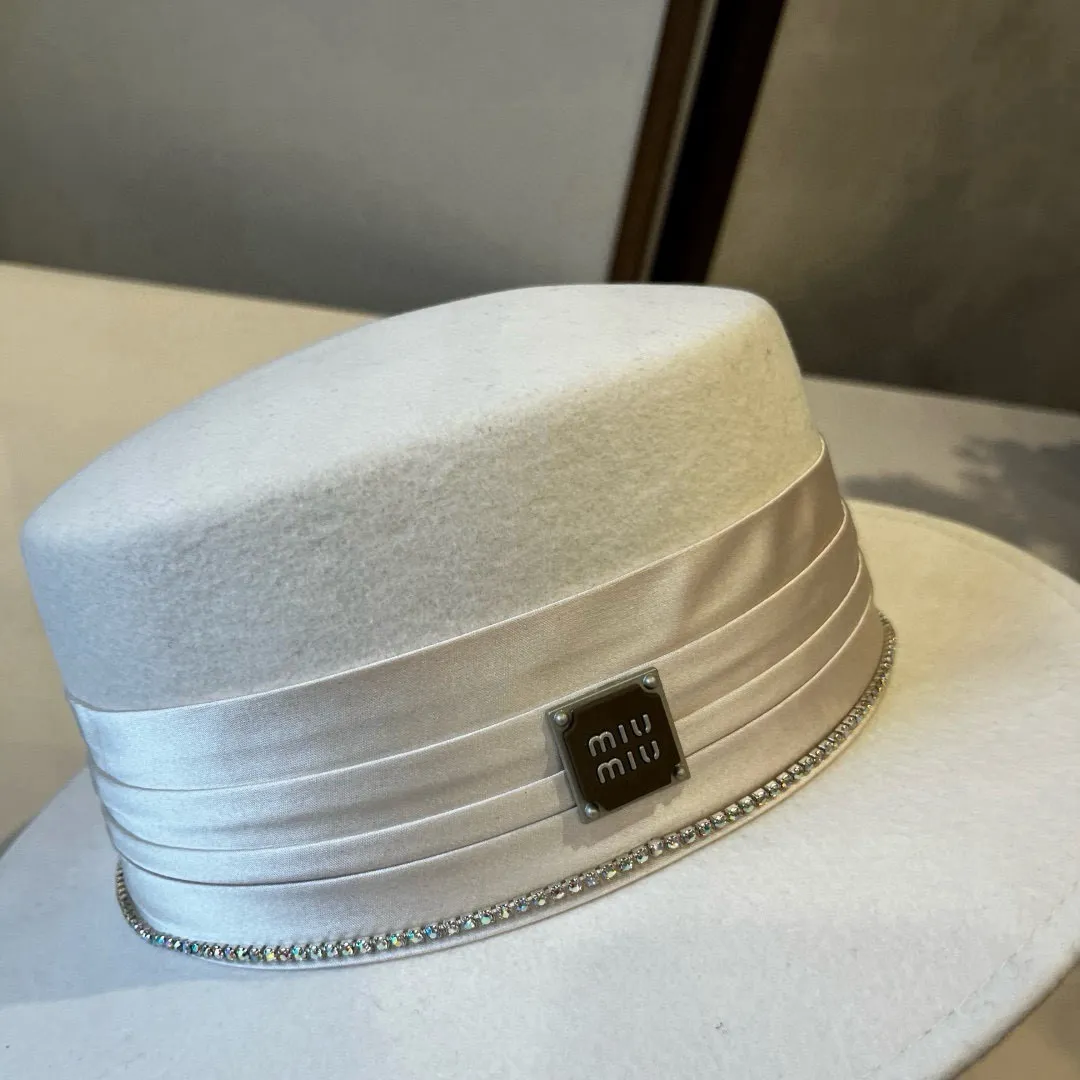 💰220¥ miumiu new wool top hat, flat top hat, 100% wool fabric 🦙%, head circumference 57cm
