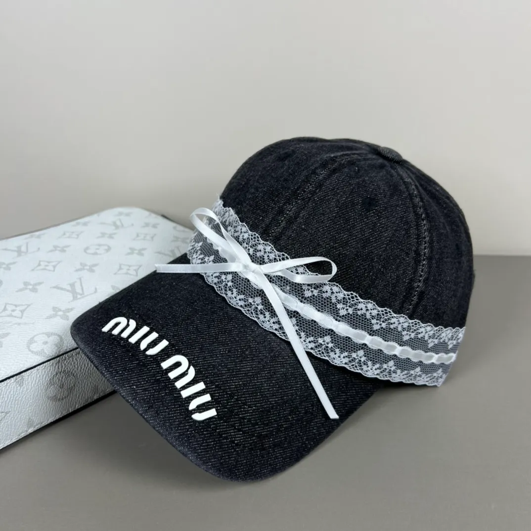 70💰Miumiu (recommended by Xiaohongshu’s popular model) original spring and summer new baseball cap, authentic mold-making and customization, the original workmanship is meticulous and the quality is superb!