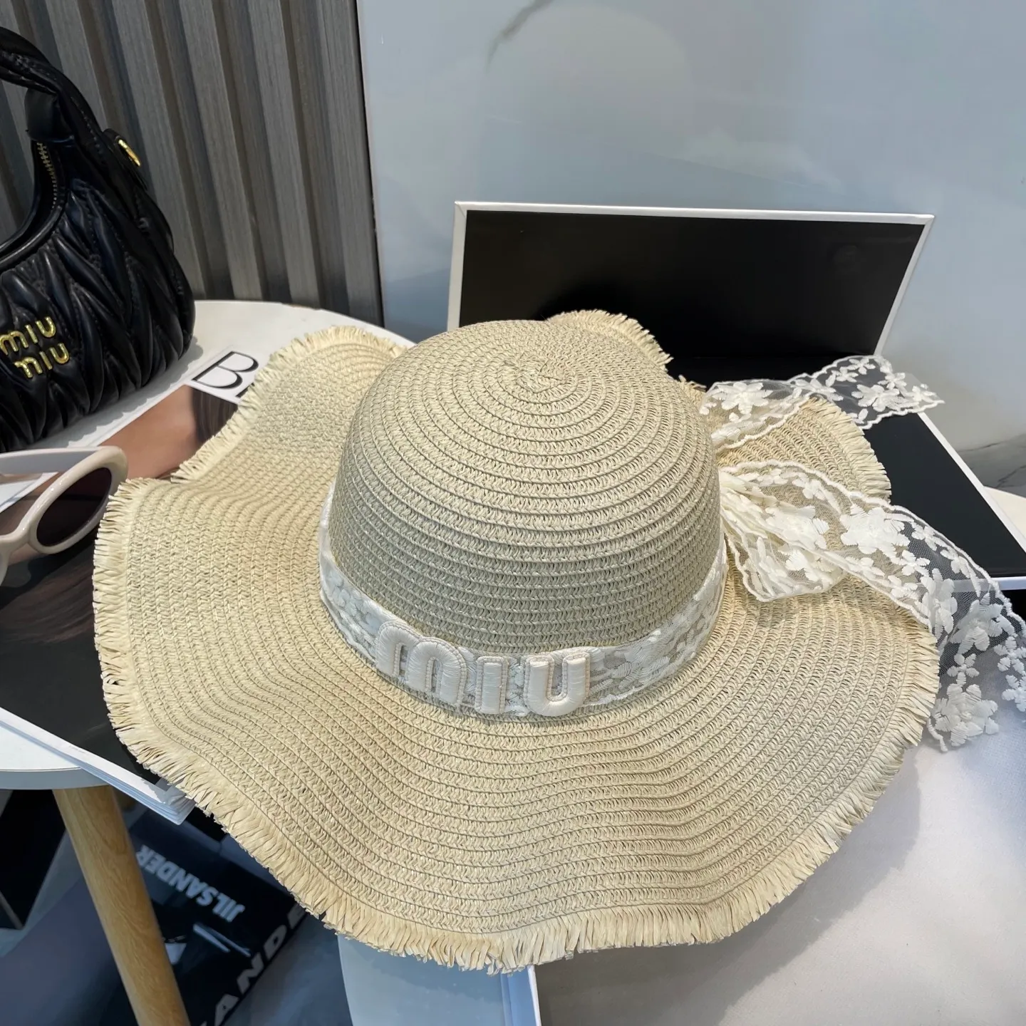 P60 miumiu 2025 new straw hat, advanced customization, lady style, attention to detail, sun protection and UV protection in summer, a must-have for travel, versatile and good-looking