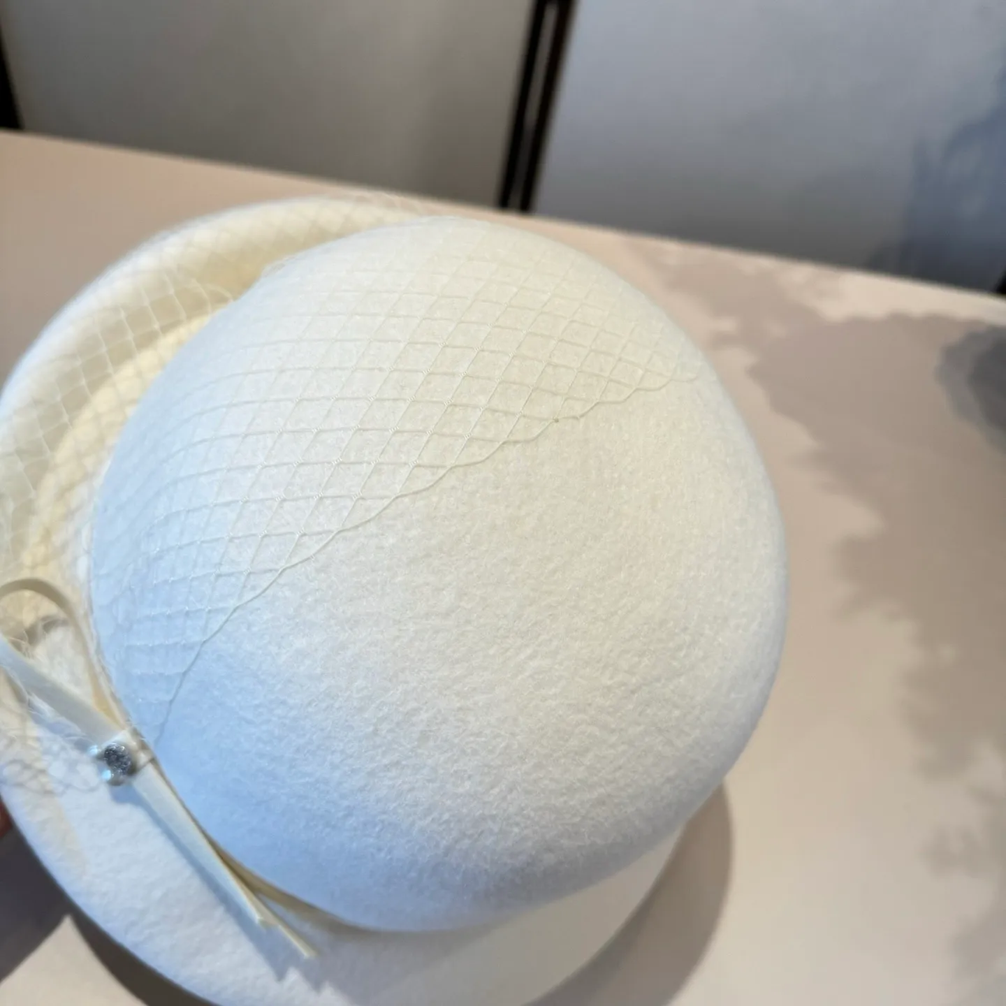 💰210¥ White miumiu new wool basin hat, 100% wool fabric, head circumference 57cm