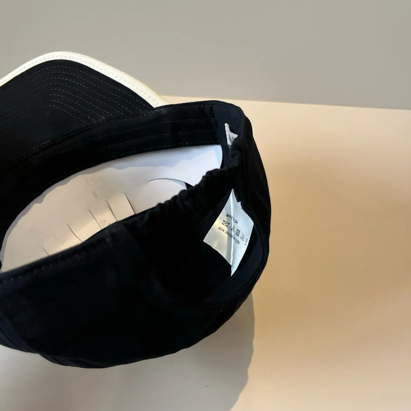 P60 miumiu original spring and summer new baseball cap, authentic mold-making and custom-made, the original workmanship is meticulous and the quality is superb!