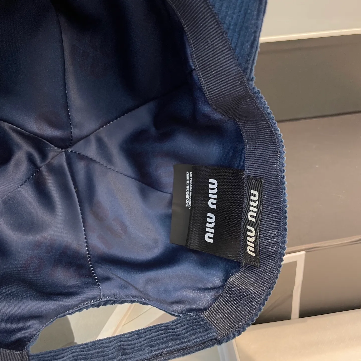 P70 miumiu limited new corduroy baseball cap, corduroy textured peaked cap. A very attractive baseball cap🧢~Same style for men and women. It brings a sense of atmosphere when you go out every day. It feels great to change it occasionally.