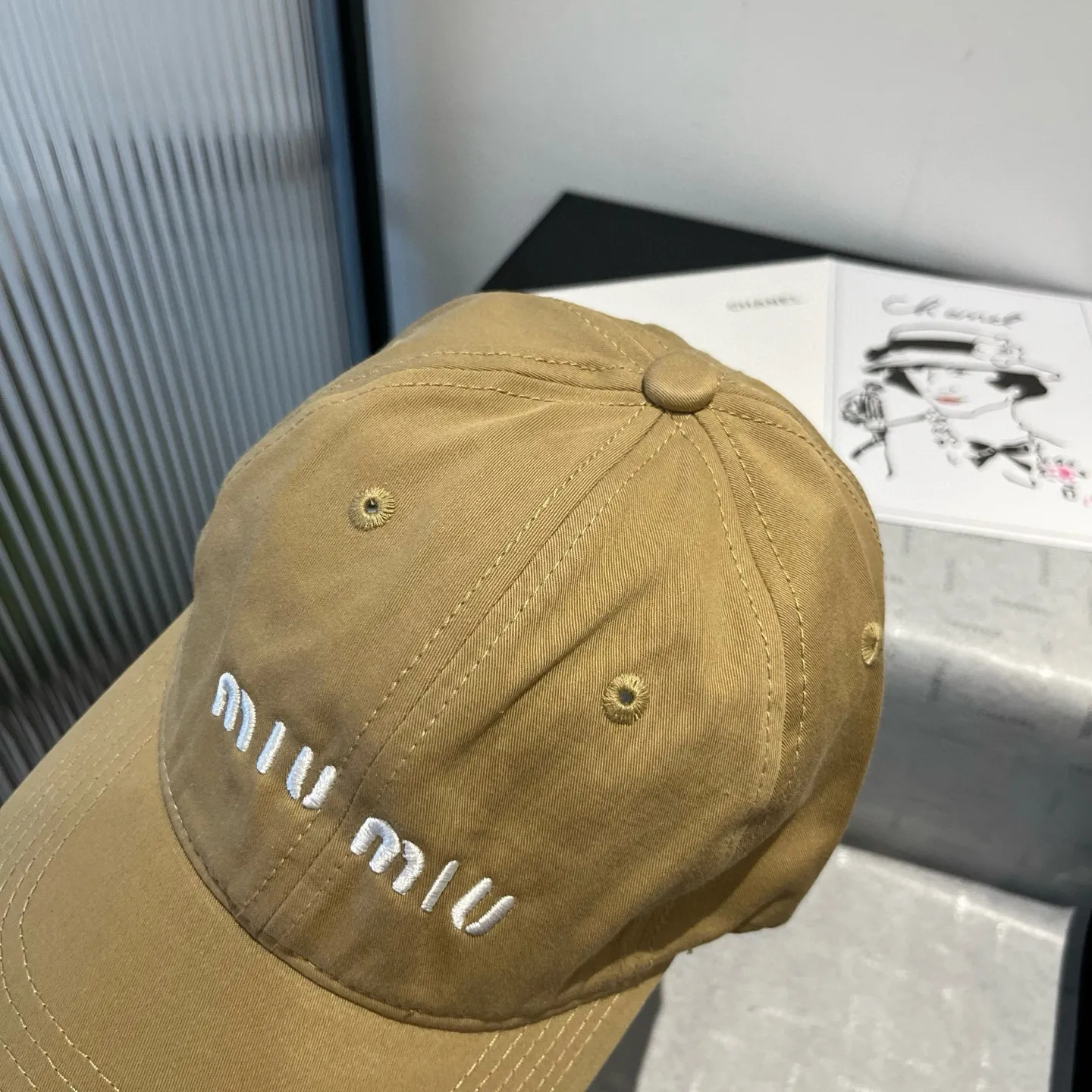💰70¥ miumiu new baseball cap, high-grade fabric, head circumference 57cm
