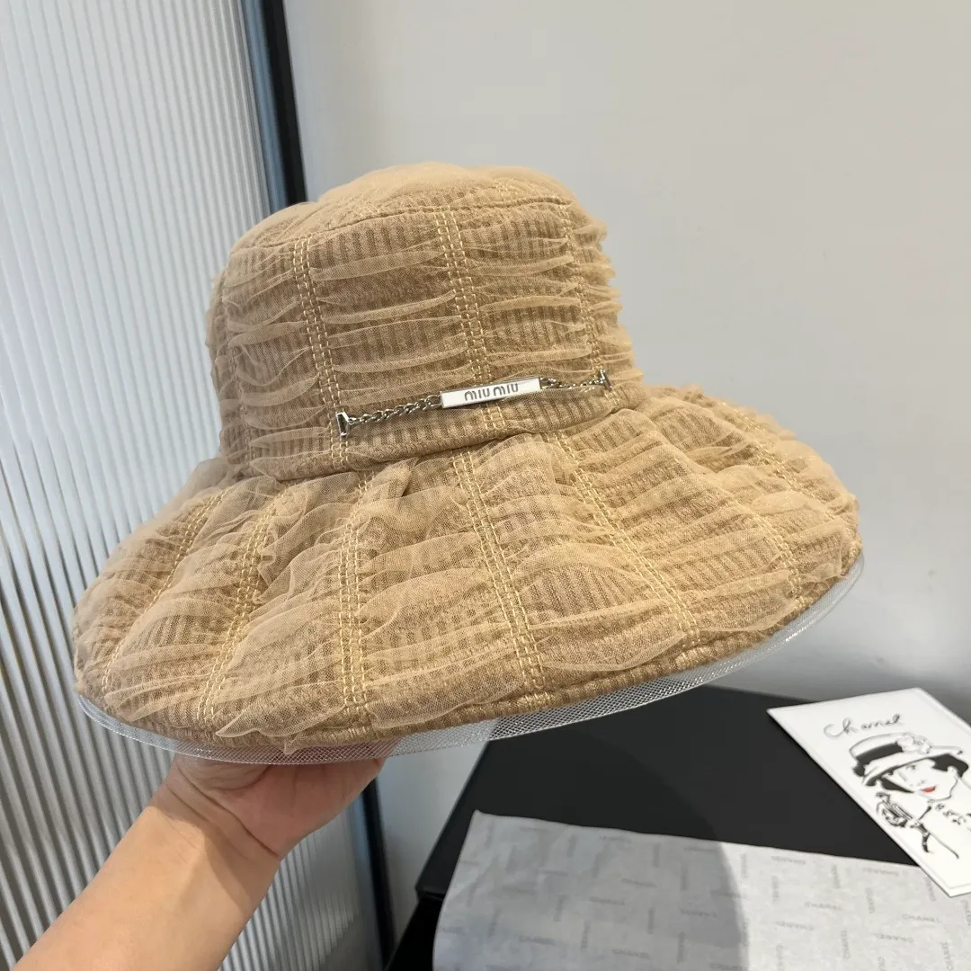 💰120¥ miumiu new fisherman hat, frilly design, foldable, very good sunshade effect, head circumference 57cm