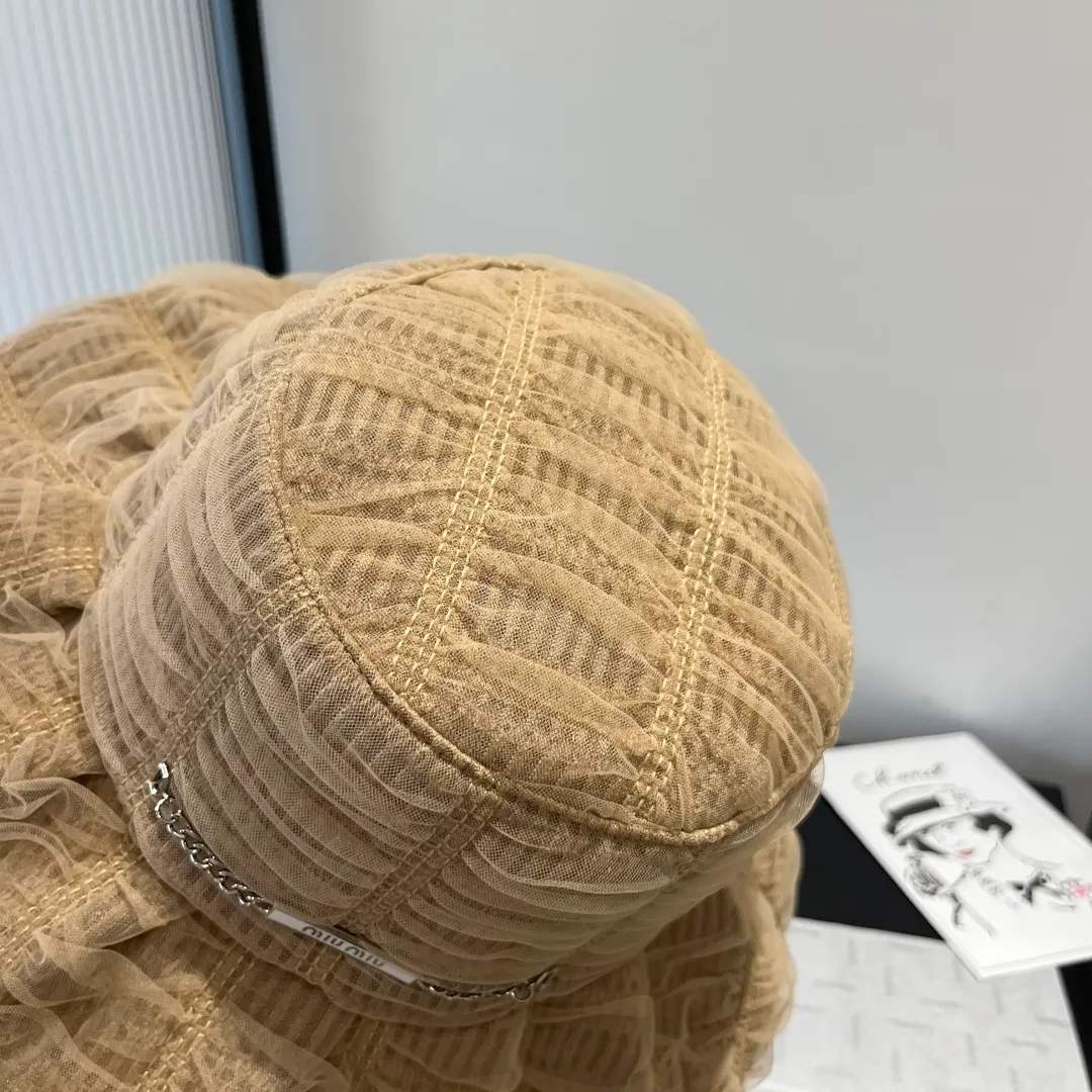 💰120¥ miumiu new fisherman hat, frilly design, foldable, very good sunshade effect, head circumference 57cm