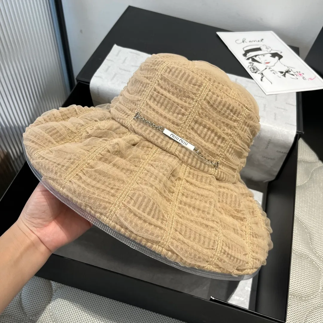 💰120¥ miumiu new fisherman hat, frilly design, foldable, very good sunshade effect, head circumference 57cm