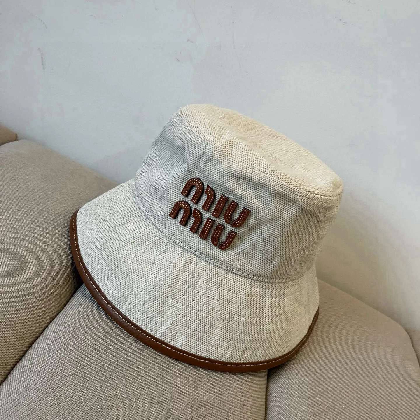 P60 miumiu original spring and summer new baseball cap, authentic mold-making and custom-made, the original workmanship is meticulous and the quality is superb!