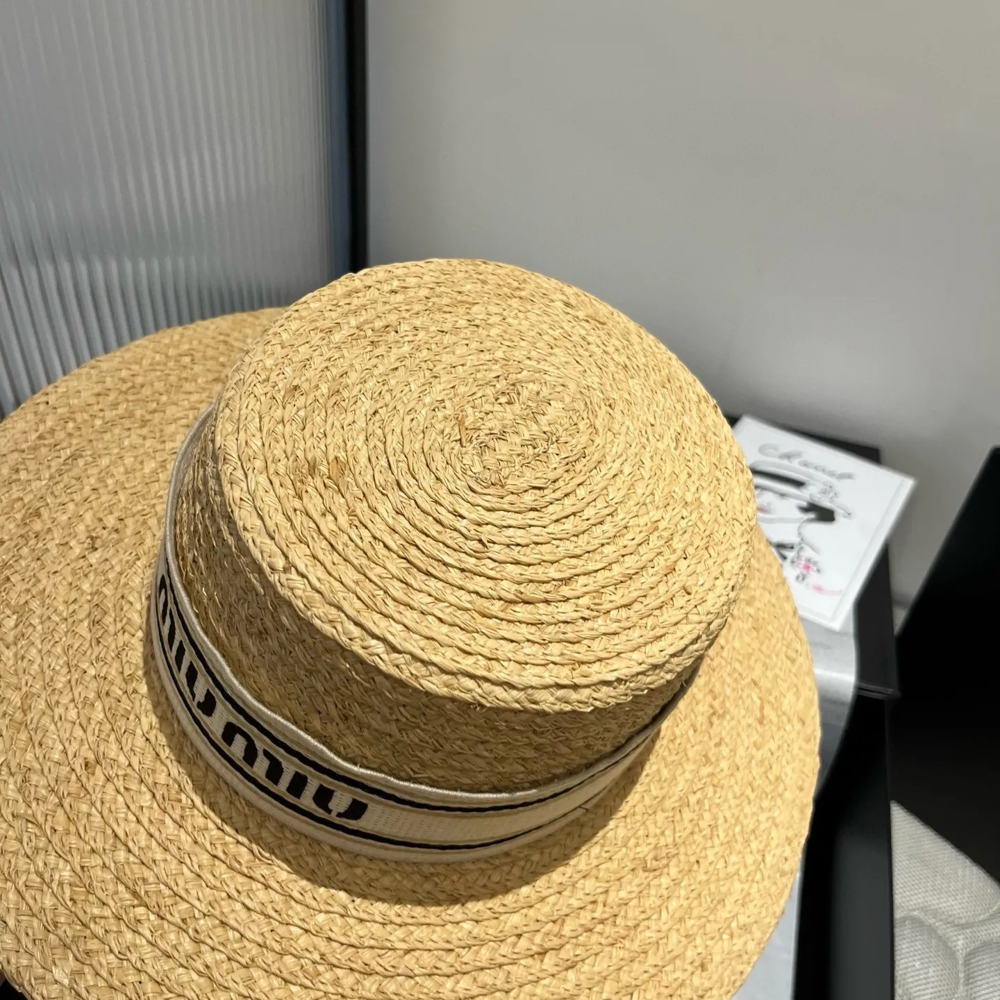 💰220¥ Miumiu raffia flat hat, new model in the store, buy it and cherish it, sell one less, the head circumference can be adjusted, details to come