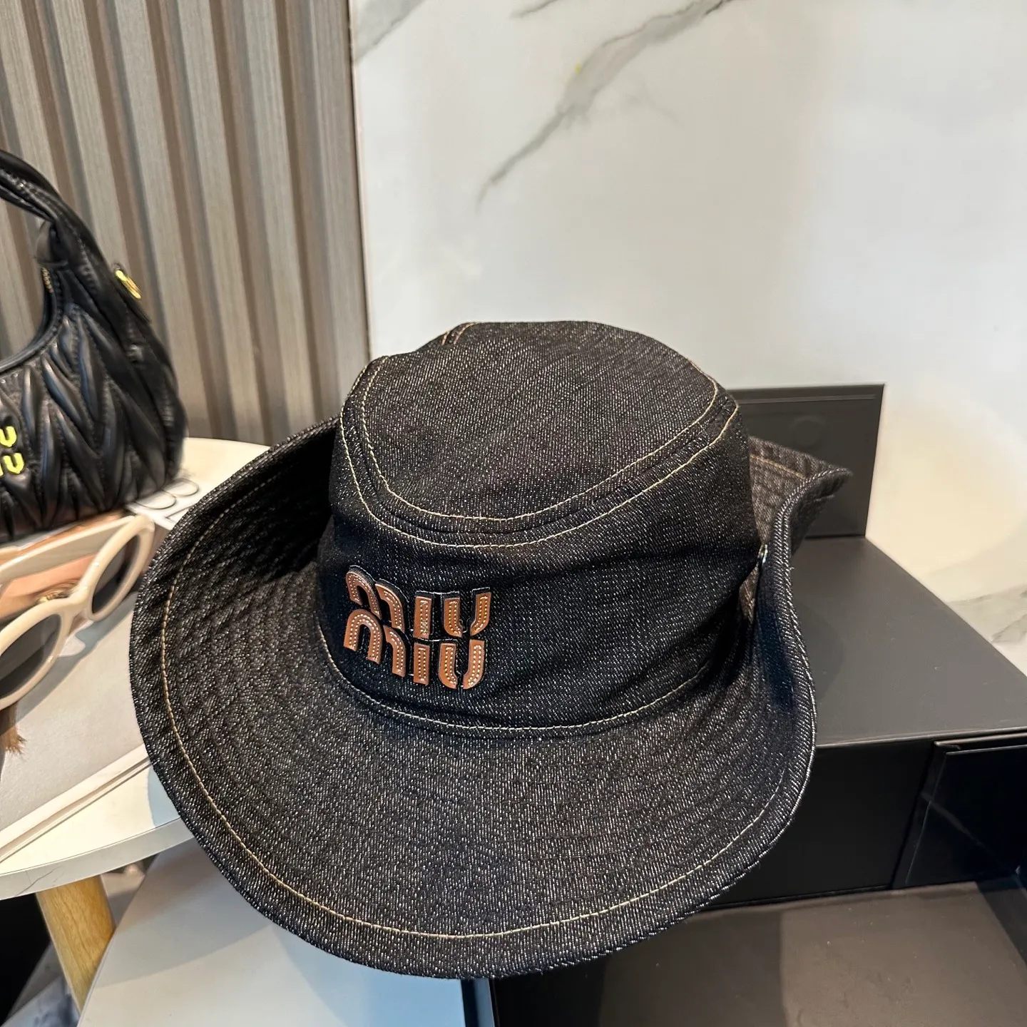 P70 miumiu denim fisherman hat, rolled edge design, counter style, head circumference 57cm