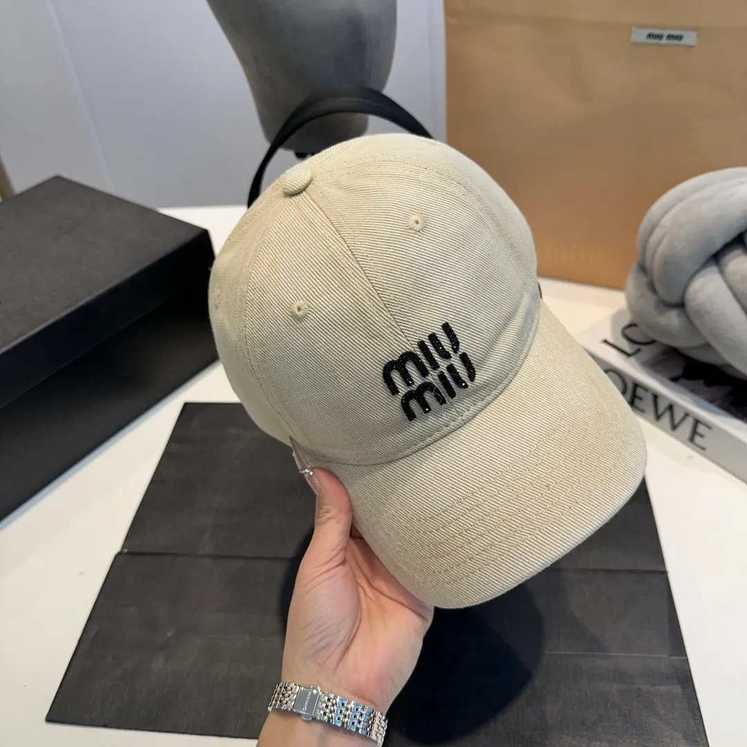 P60 miumiu new 25 spring and summer baseball cap, widened to show a small head, 25 spring and summer new logo embroidery, same style for men and women