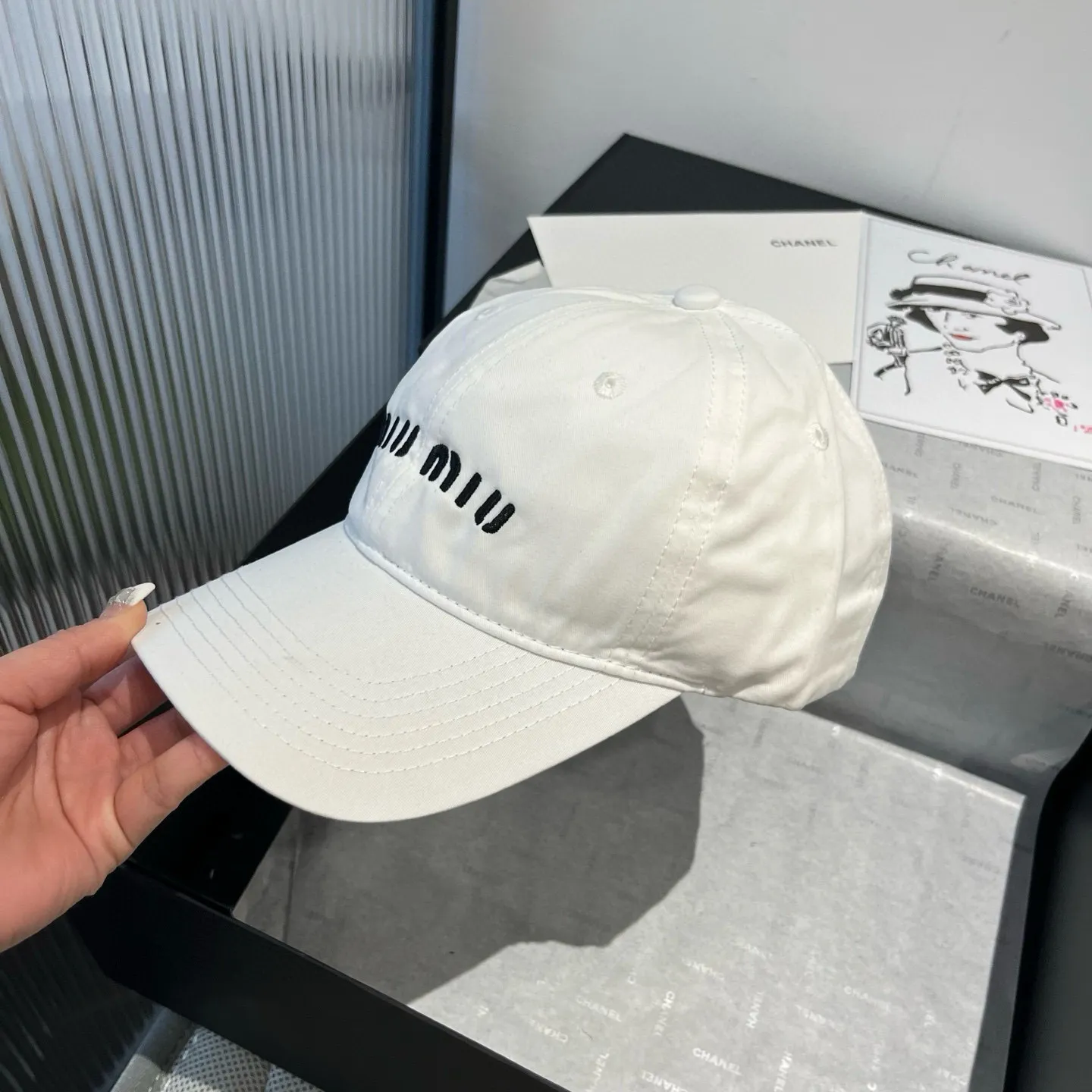 💰70¥ miumiu new baseball cap, high-grade fabric, head circumference 57cm