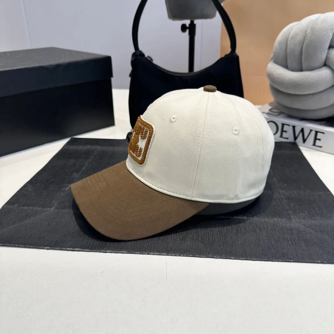 P56 miumiu original spring and summer new baseball cap, genuine mold-making and custom-made, the original workmanship is meticulous and the quality is superb!