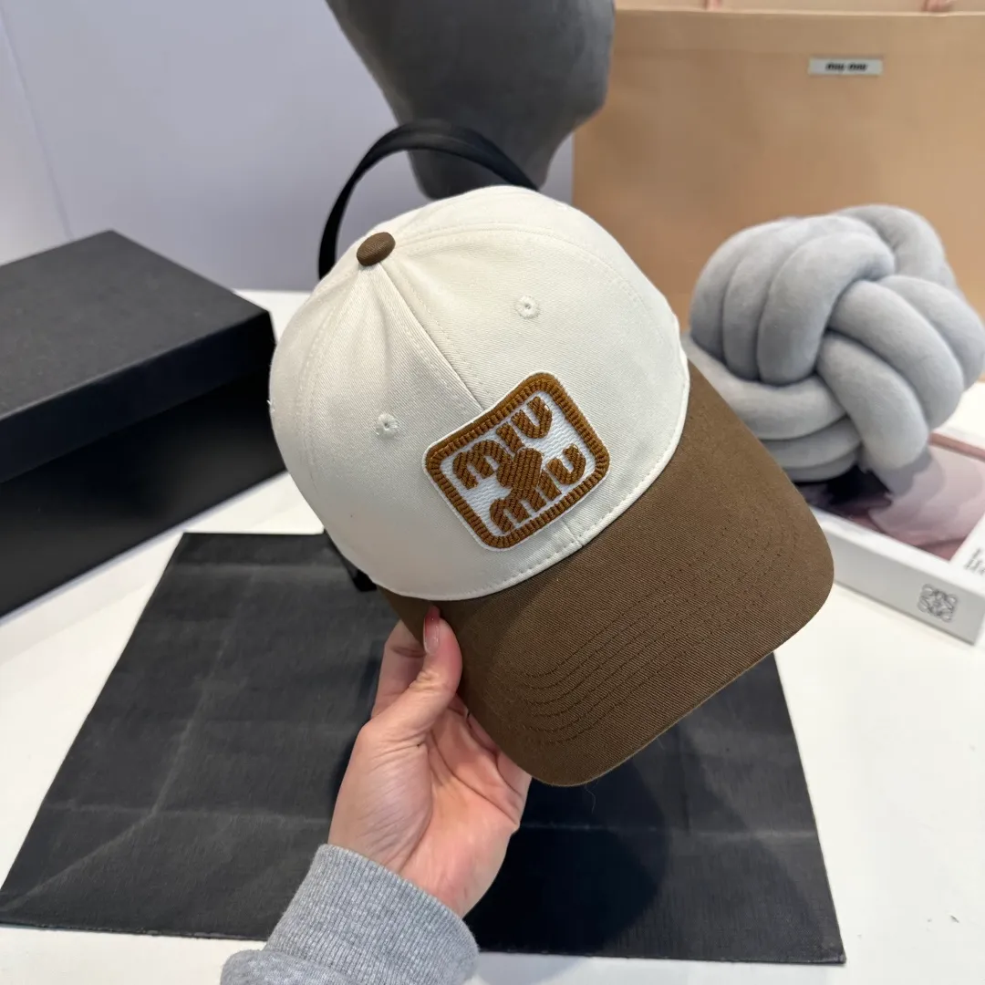 P56 miumiu original spring and summer new baseball cap, genuine mold-making and custom-made, the original workmanship is meticulous and the quality is superb!
