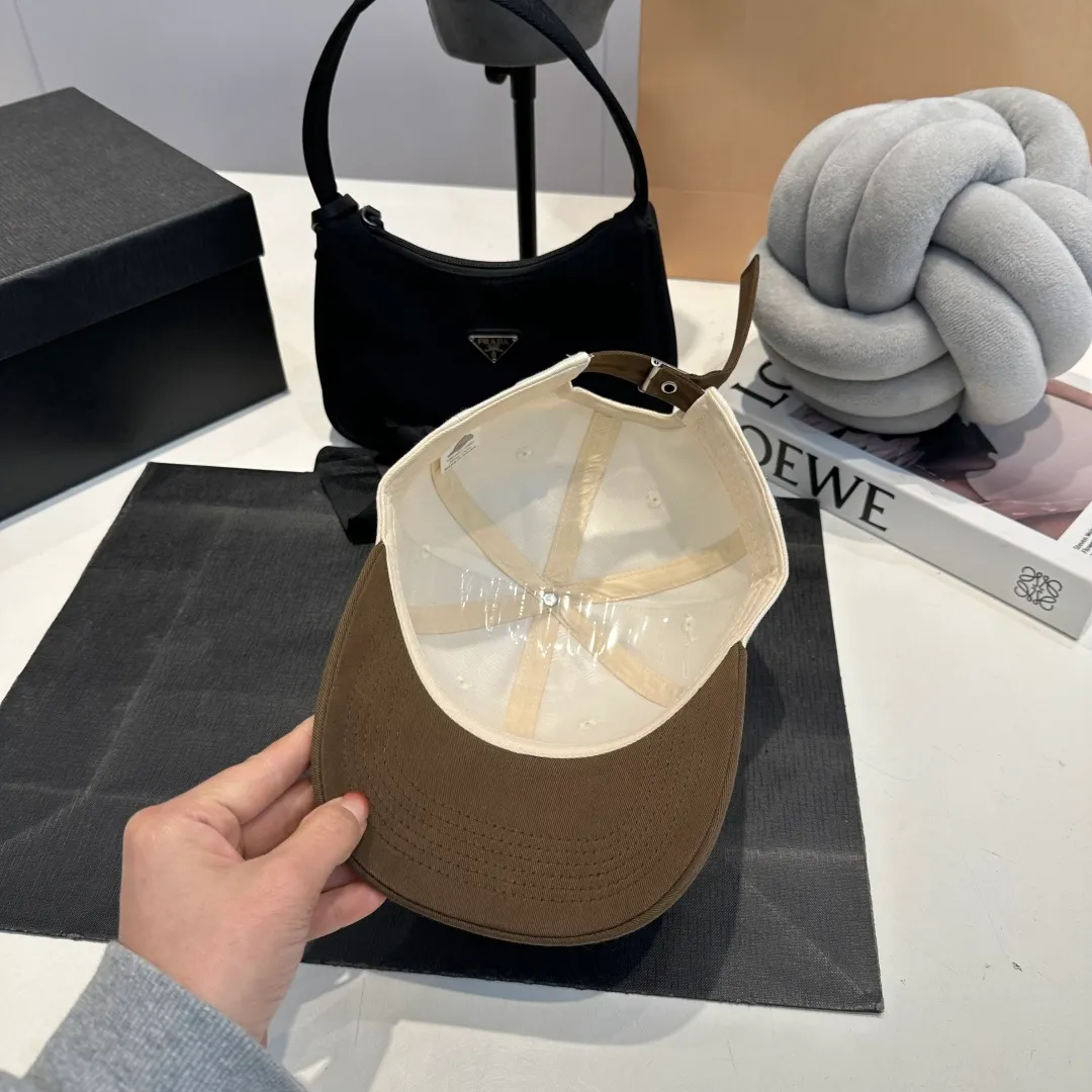P56 miumiu original spring and summer new baseball cap, genuine mold-making and custom-made, the original workmanship is meticulous and the quality is superb!