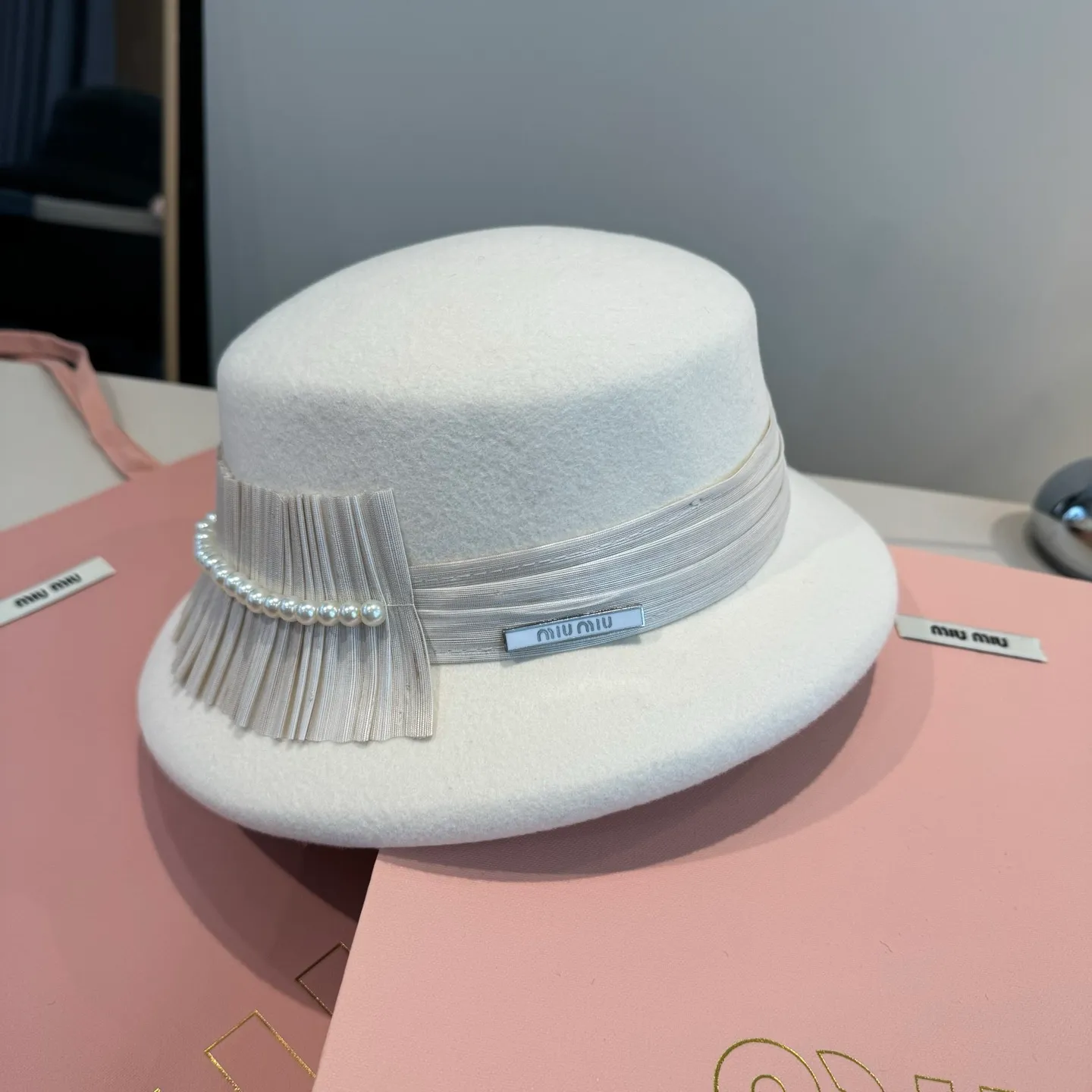 💰210¥ White miumiu autumn and winter new wool basin hat, 100% wool fabric%, head circumference 57cm