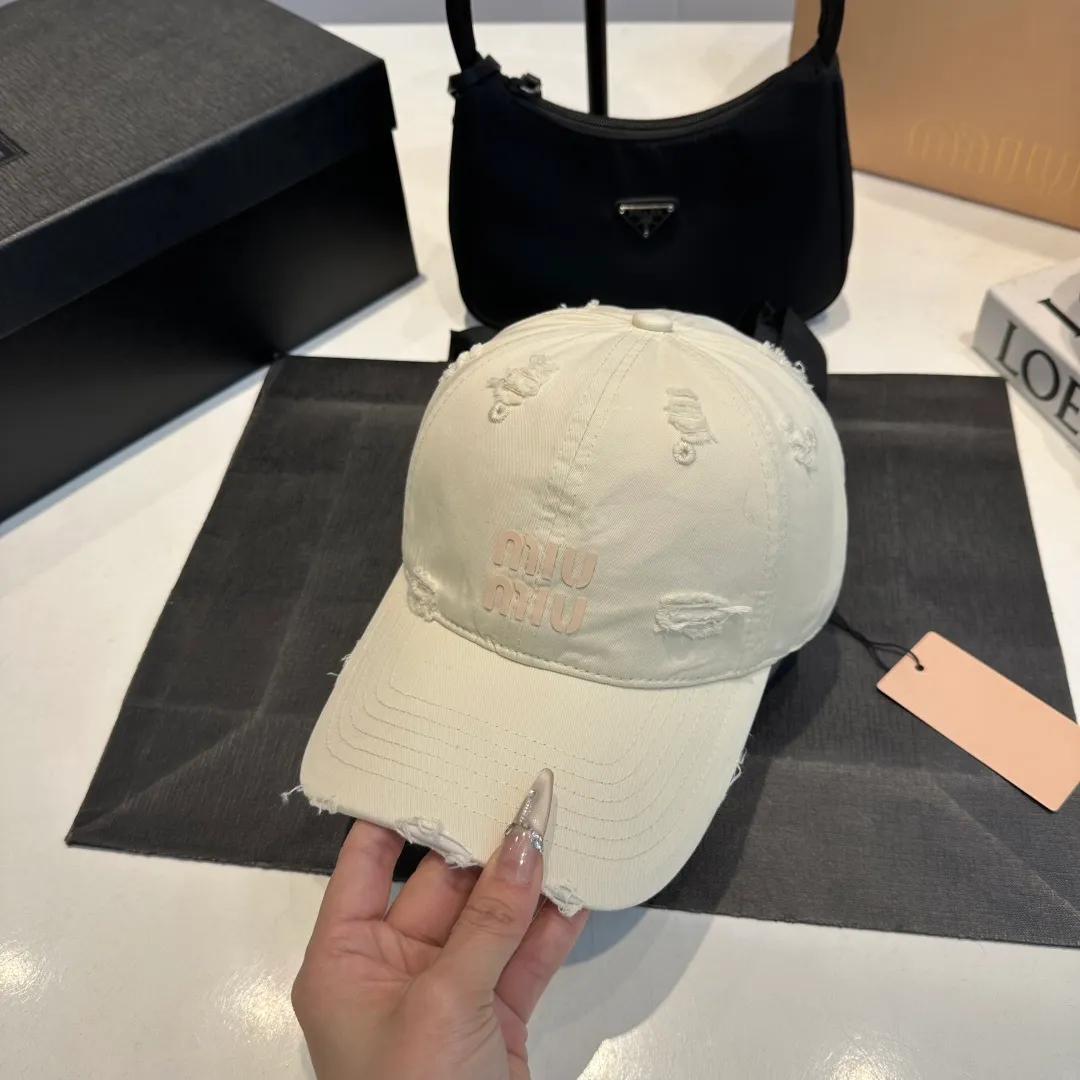 P60 miumiu new ripped baseball cap, high-grade fabric, head circumference 57cm