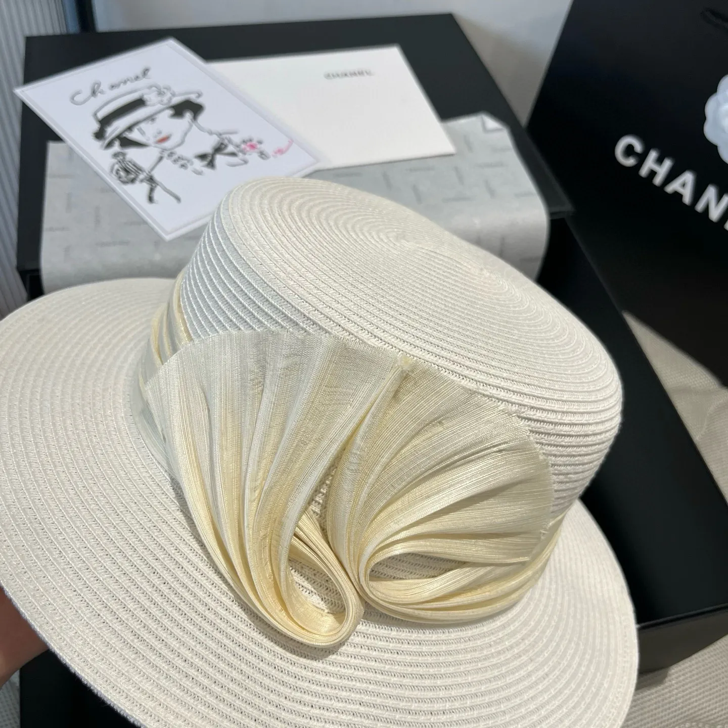 💰180¥ miumiu flat top hat, organza accessories, head circumference cm