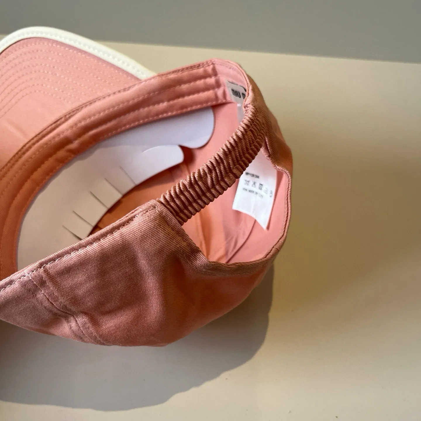P60 miumiu original spring and summer new baseball cap, authentic mold-making and custom-made, the original workmanship is meticulous and the quality is superb!