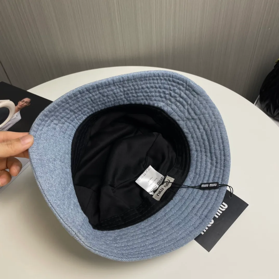 P76💛 Comes with dust bag. [Miumiu Miumiu] New denim order style bucket hat, big brand style is super easy to match, hurry up and get it!