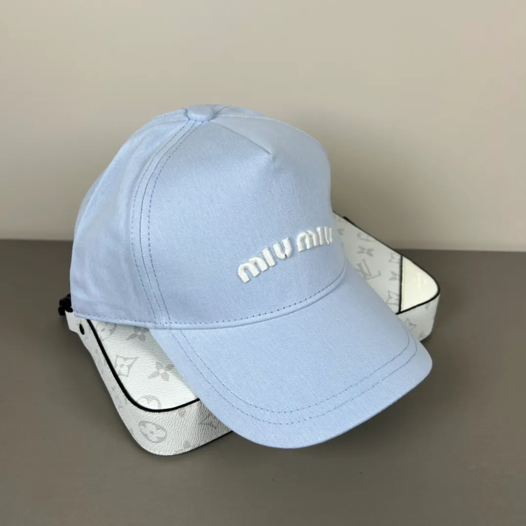 56💰Miumiu (recommended by Xiaohongshu’s popular model) original spring and summer new baseball cap, authentic mold-making and custom-made, the original workmanship is meticulous and the quality is superb!