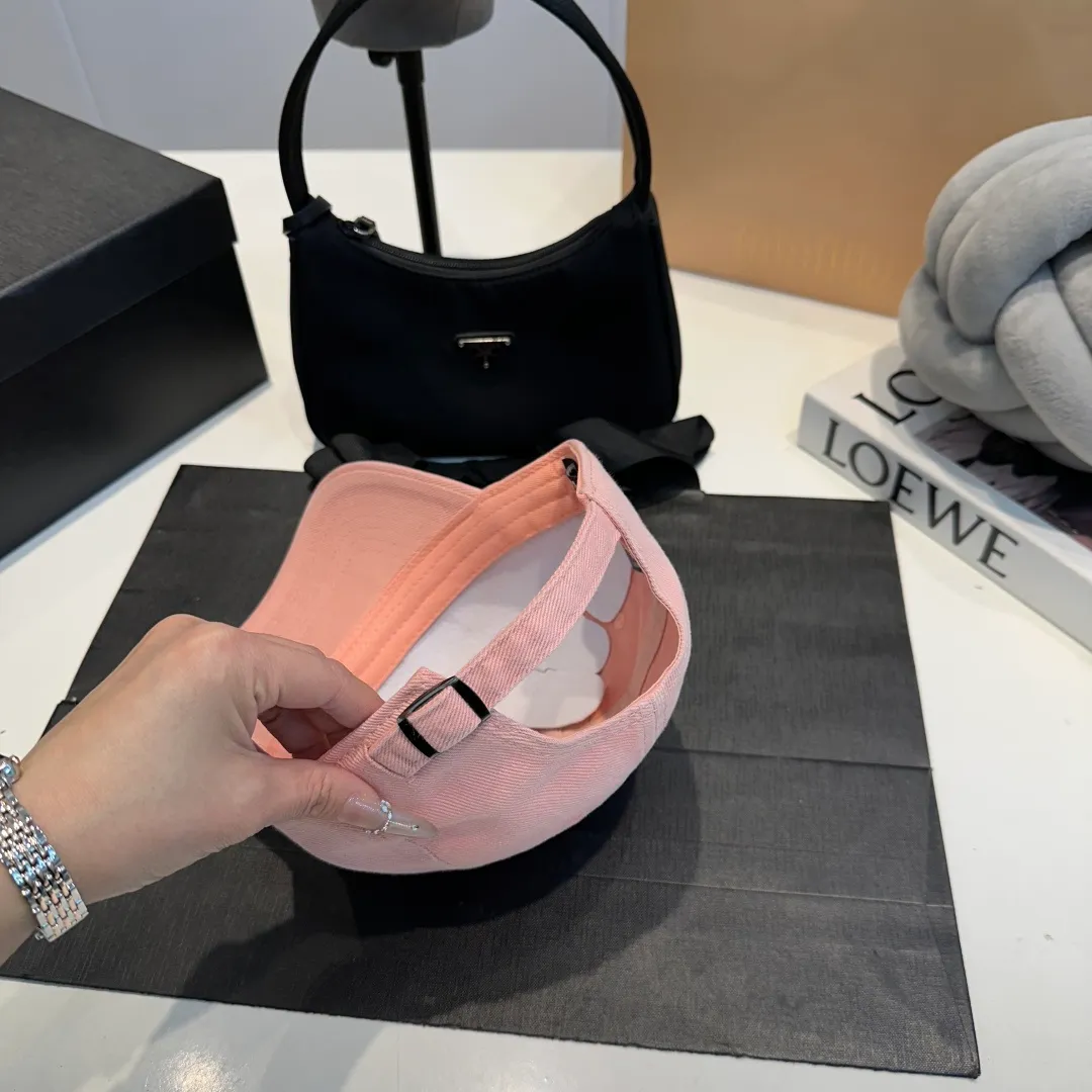P60 miumiu new 25 spring and summer baseball cap, widened to show a small head, 25 spring and summer new logo embroidery, same style for men and women