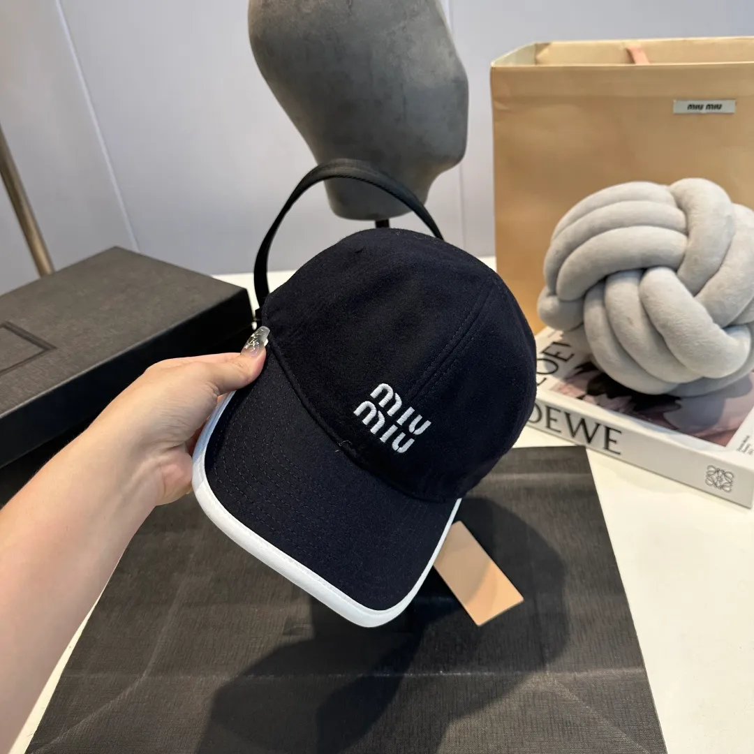 P70 miumiu new autumn and winter wool baseball cap, head circumference 57cm